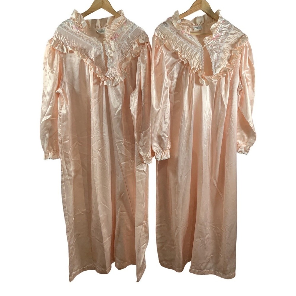 Vintage Ashley Ames Womens 2 Robe Housecoats 2X Pink Prairie Grandma Cottagecore